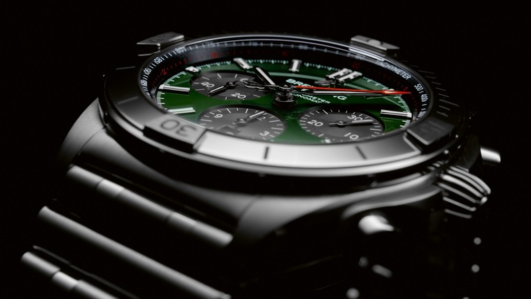 New Chronomat Bentley Watch Brings Modern Style To Retro Icon