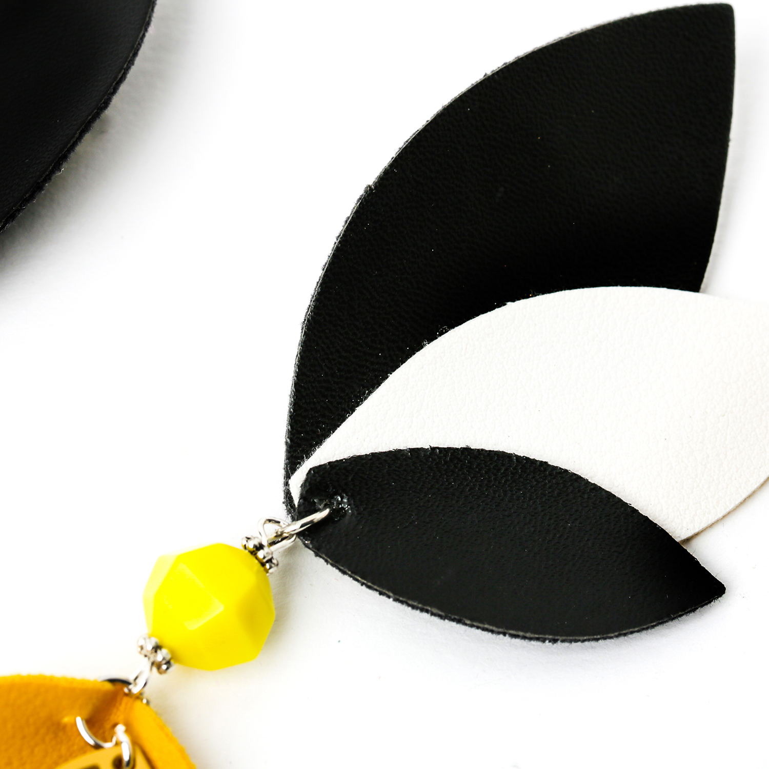 Boton De Oro image 4