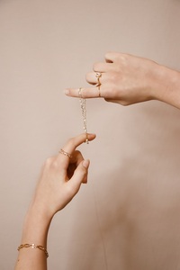 How To Clean Jewelry With Baking Soda