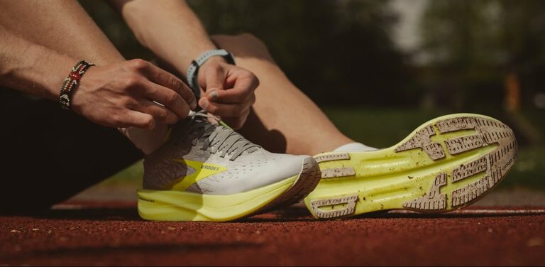 4 Tips On How To Make Your Athletic Shoes Live Longer 
