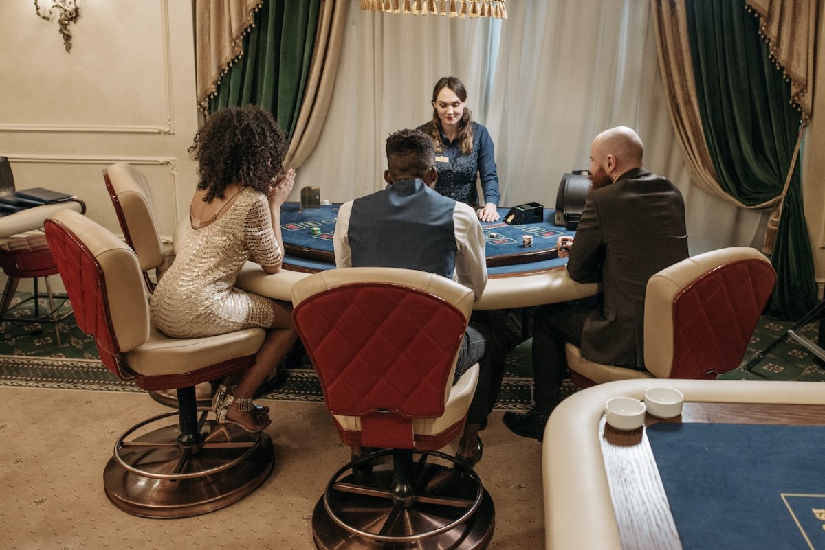 15 Amazing Ideas Of What To Wear To A Poker Night