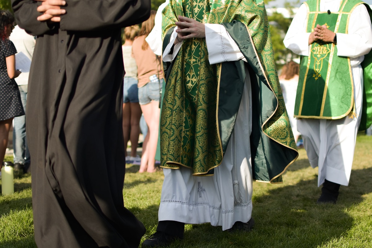 7 Facts That Your Should Know About Vestments And Priest Clothing