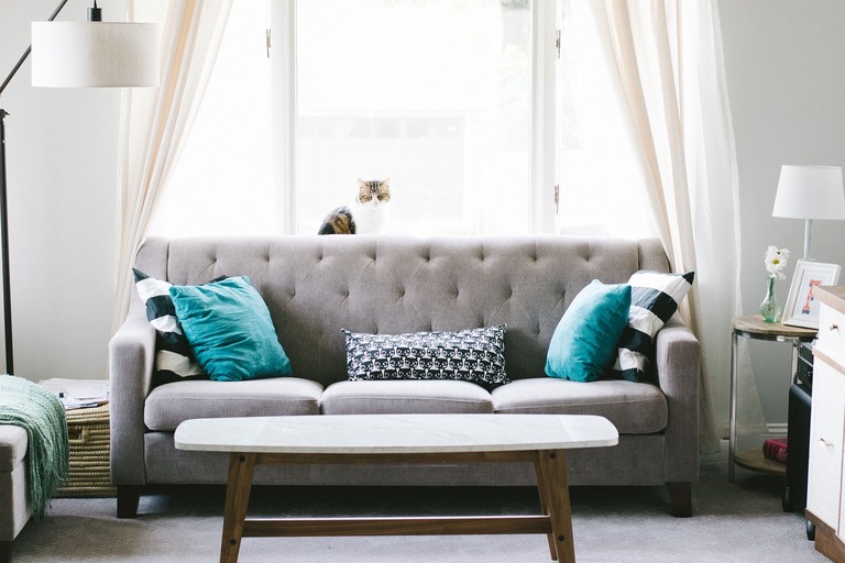 How to Choose the Right Furniture for Your Living Room: Tips and Tricks