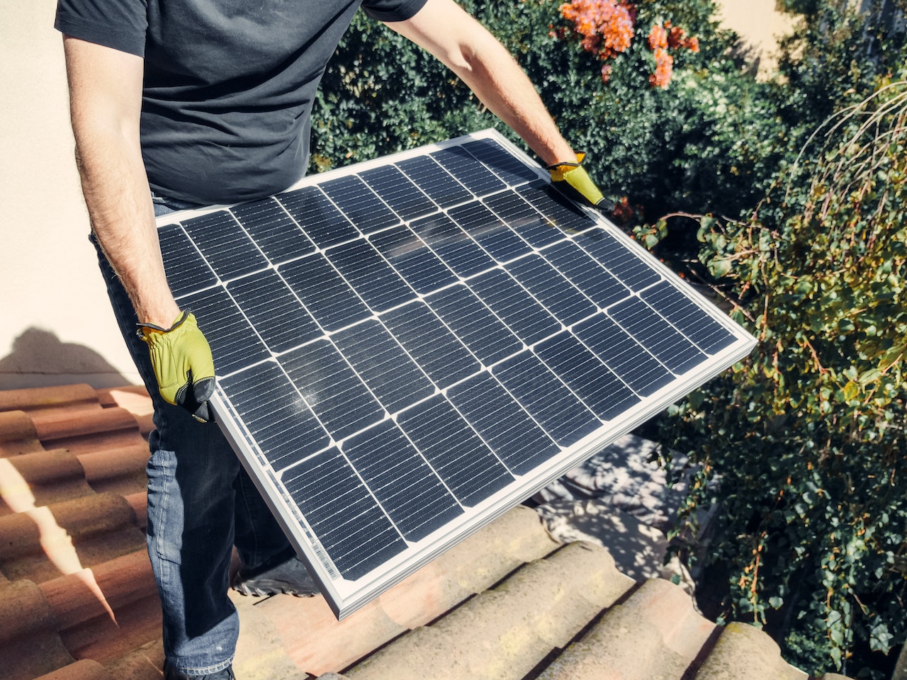 Top Tips To Help You Install Solar Panels In Your House