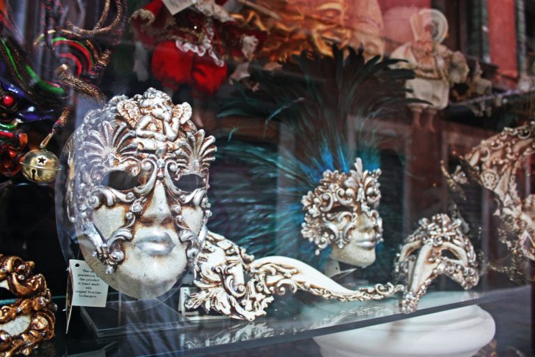 Where to Buy Masquerade Masks? Factors To Consider