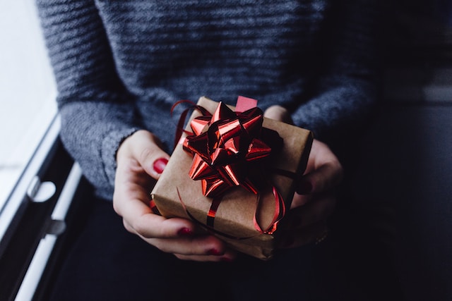 How to Choose the Perfect Gift Based on Astrological Signs
