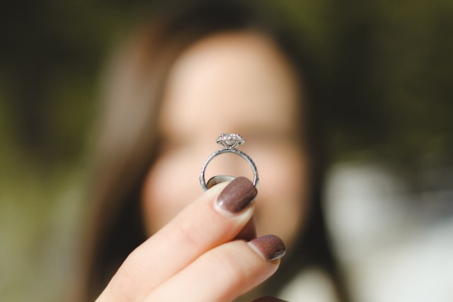 The Importance of Research: What to Avoid in Engagement Ring Selection