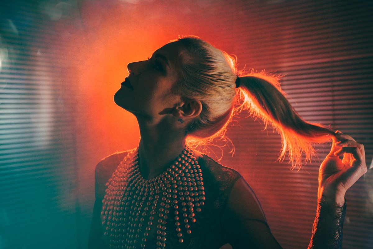 Bright and Beautiful: Mastering the Blonde Ponytail Extension