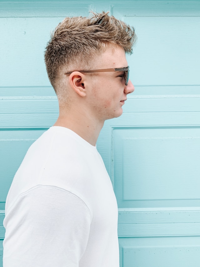 Home versus Professional Hair Care: Which One to Choose to Fight Men Hair Loss