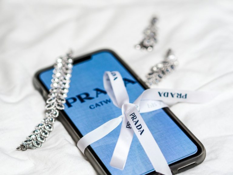 The Evolution of Luxury Jewelry Design Trends