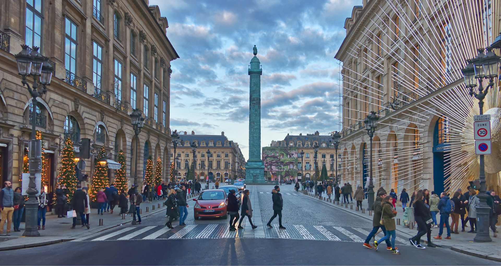 Paris Travel & Lifestyle: Unveiling the Timeless Elegance of Place Vendôme