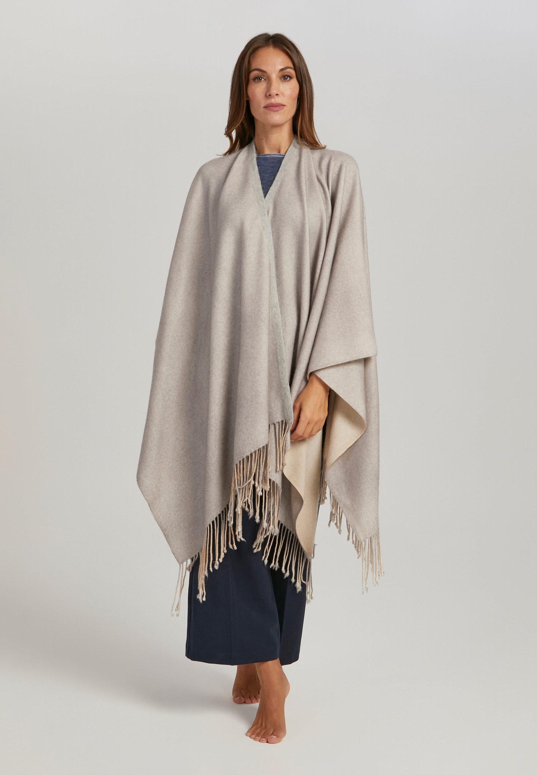 Woven cashmere Cape Beige/Grey