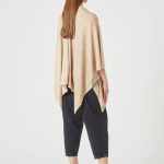 Cape Knitted Spray Beige image 2